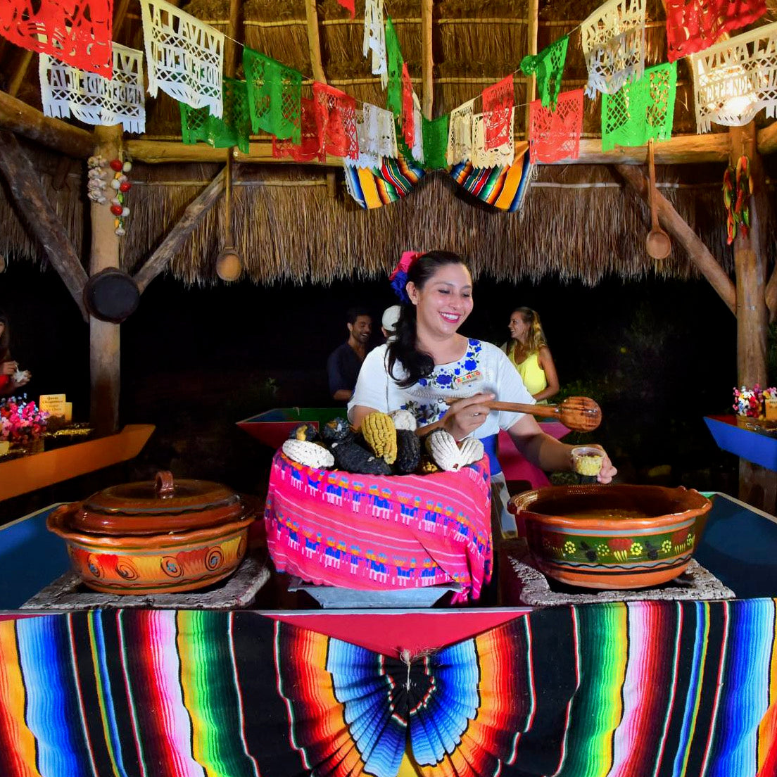 XOXIMILCO FIESTA MEXICANA