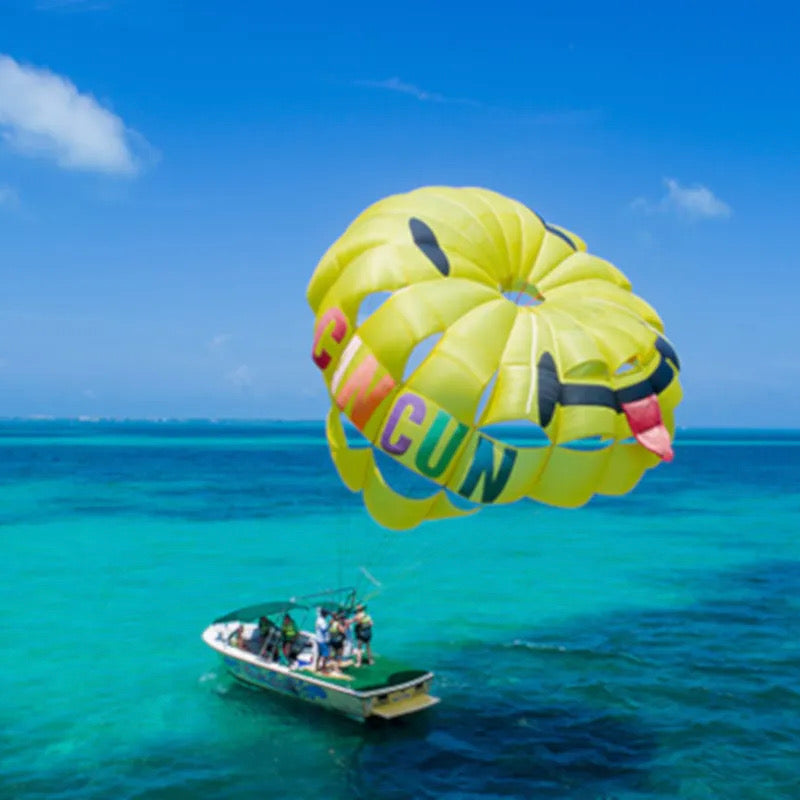 PARASAILING IN CANCUN