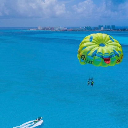 PARASAILING IN CANCUN